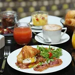 Baume Hotel