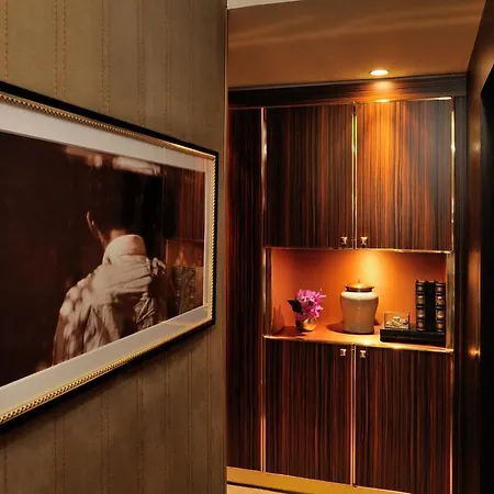 Baume Hotel