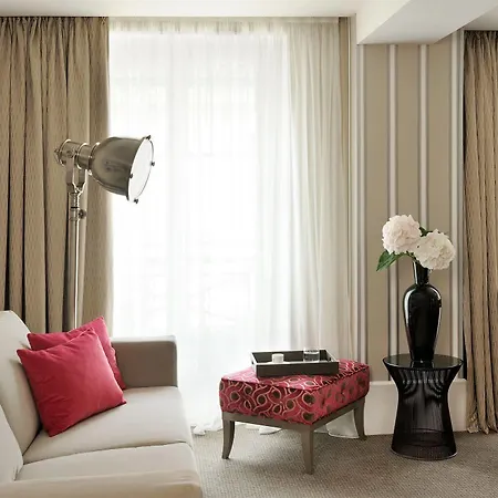 Baume Hotel