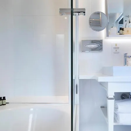 Baume Hotel 4*
